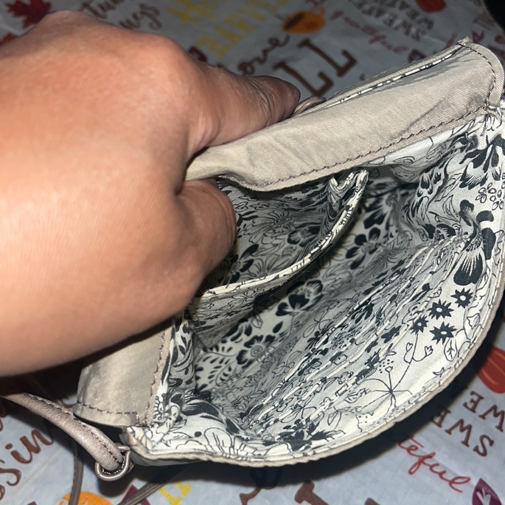 GUC Hobo crossbody - Picture 11 of 14